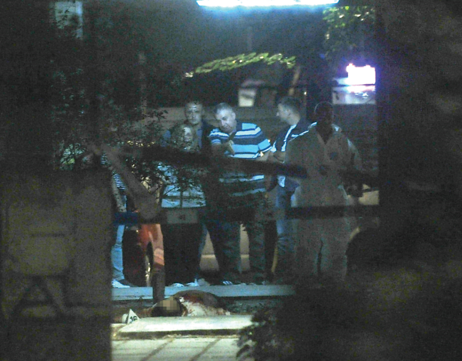 ШТА СВЕ ЗНАМО О УБИСТВУ МИШЕ ОГЊАНОВИЋА: Син Петар рањен у десну руку, убицу виделе комшије, полиција трага за починиоцем (ПРВА ФОТО СА УВИЂАЈА)